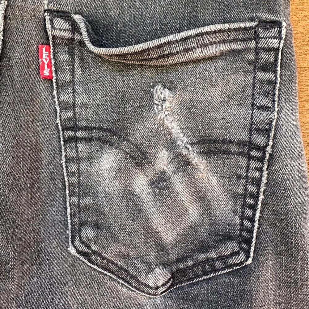 Levi’s Faded Black Distressed Skinny Mid Rise Jeans Size 29 - Picture 13 of 13